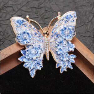 Butterfly Brooch Blue & White Porcelain Delft Blue Chinoiserie Gold-Tone Base